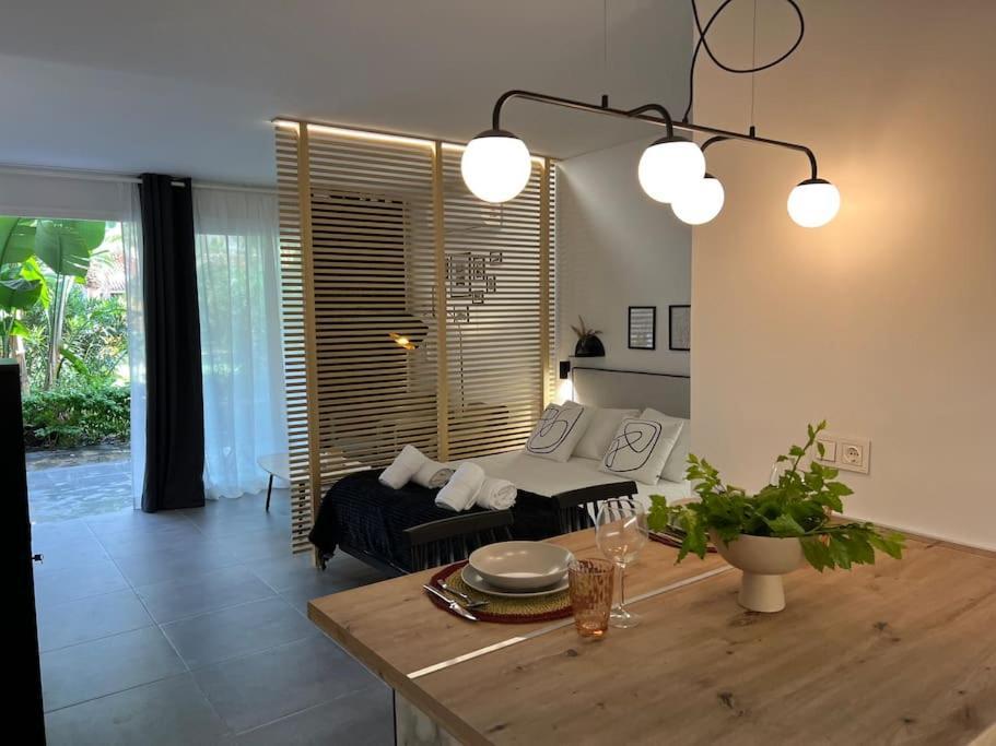 Puerto Banus Eddie Suite 马尔韦利亚 外观 照片